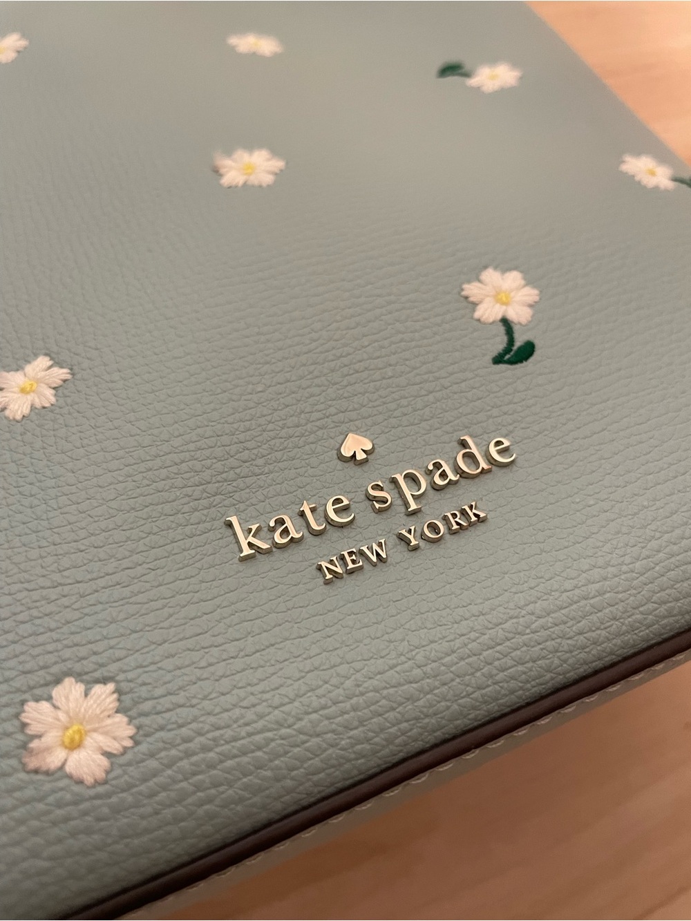 EXCELLENT Kate Spade Daisy Blue Bucket Tote - Crossbody and Small Handle - Picture 3 of 16